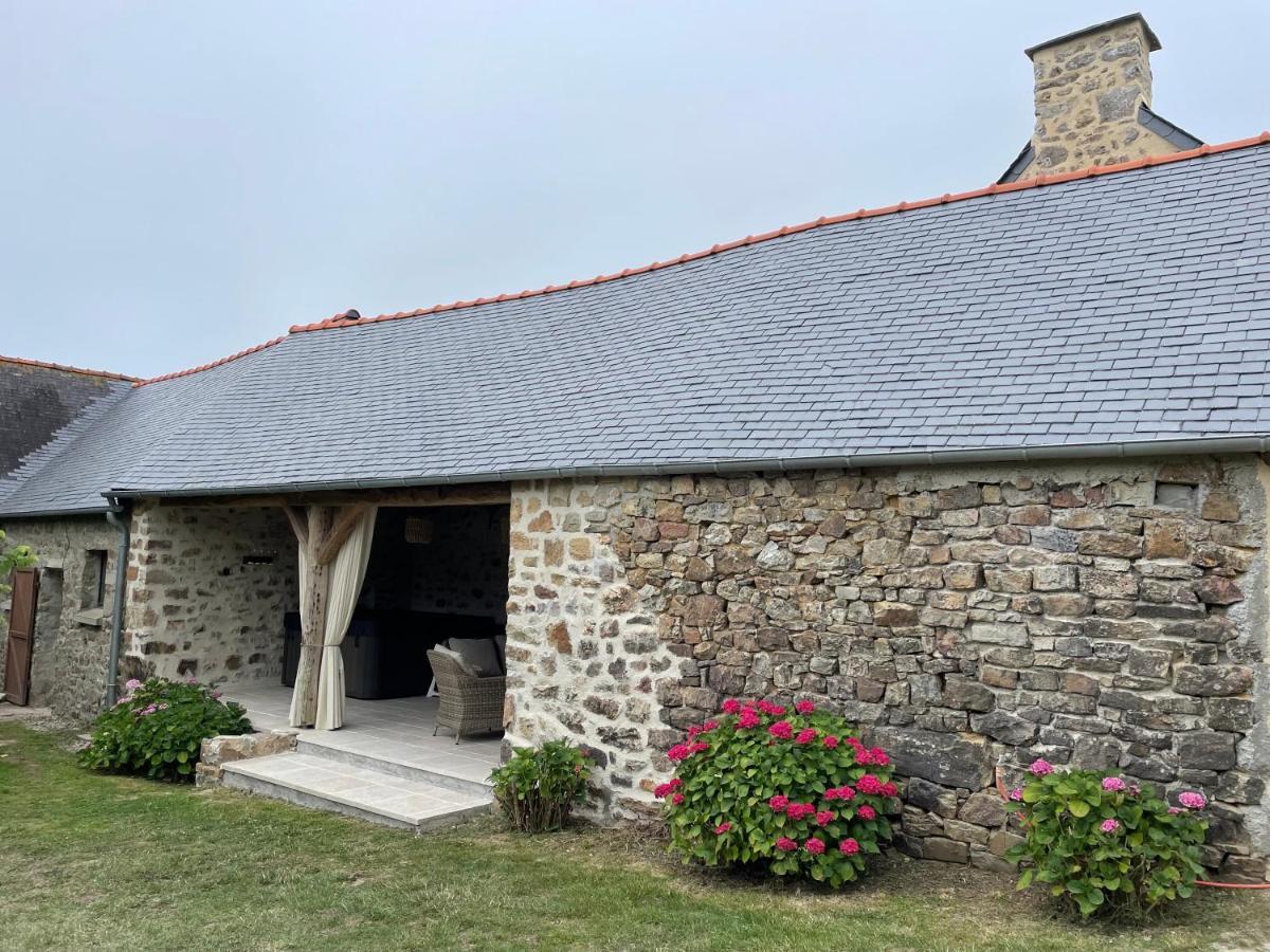 Les Cottages Du Manoir, Jacuzzi -Crozon Exterior photo