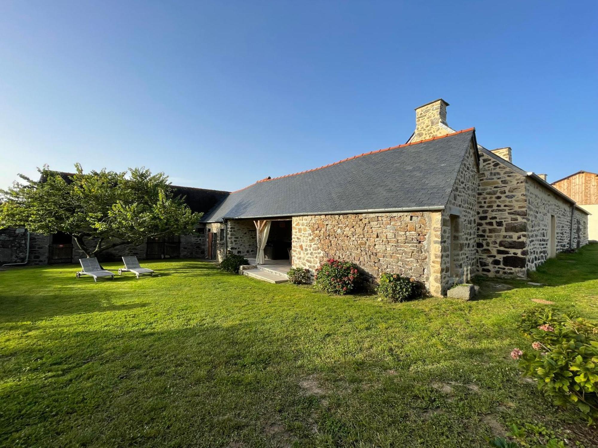 Les Cottages Du Manoir, Jacuzzi -Crozon Exterior photo